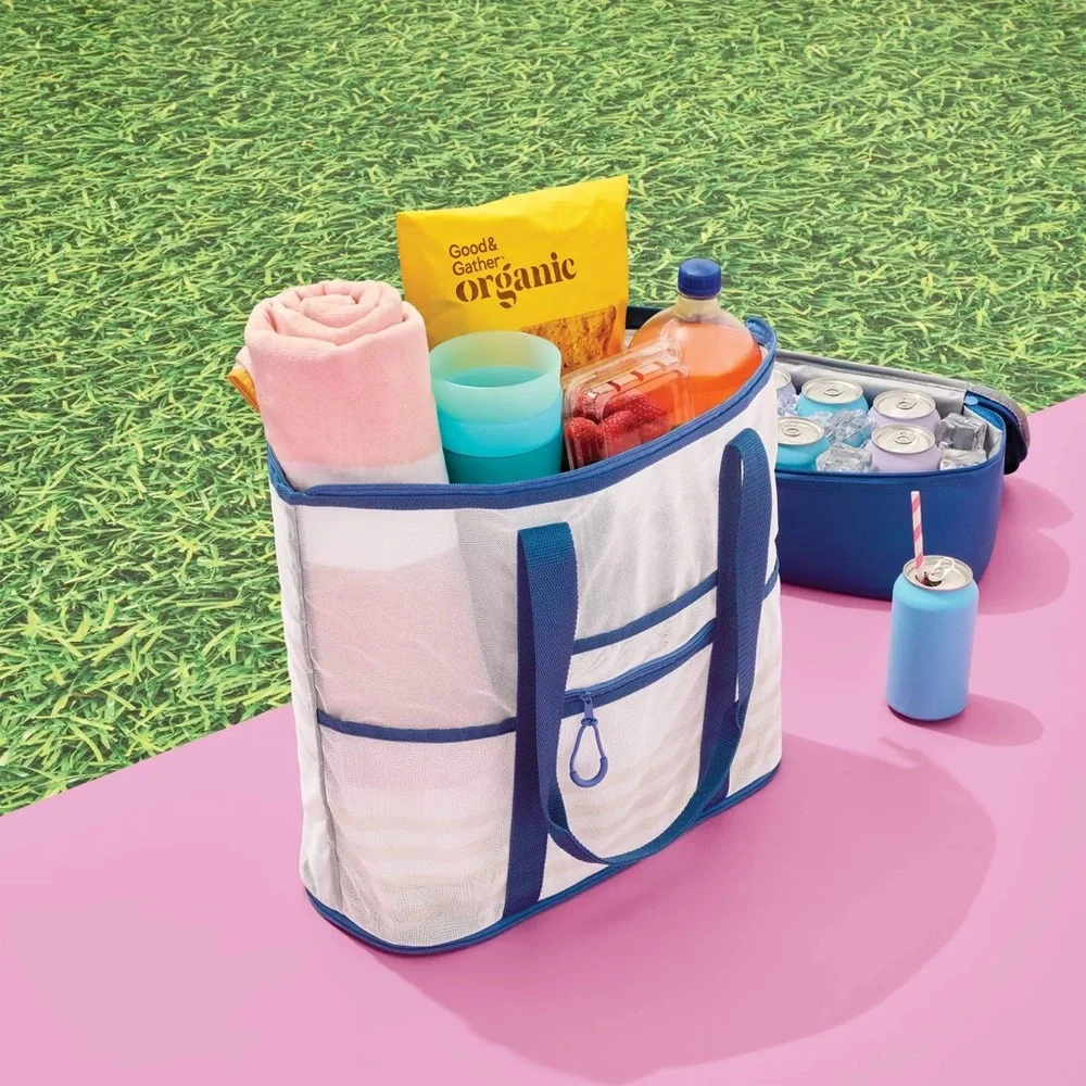 Blue and White Tote Bag with detachable cooler and waterproof pocket. NEW!